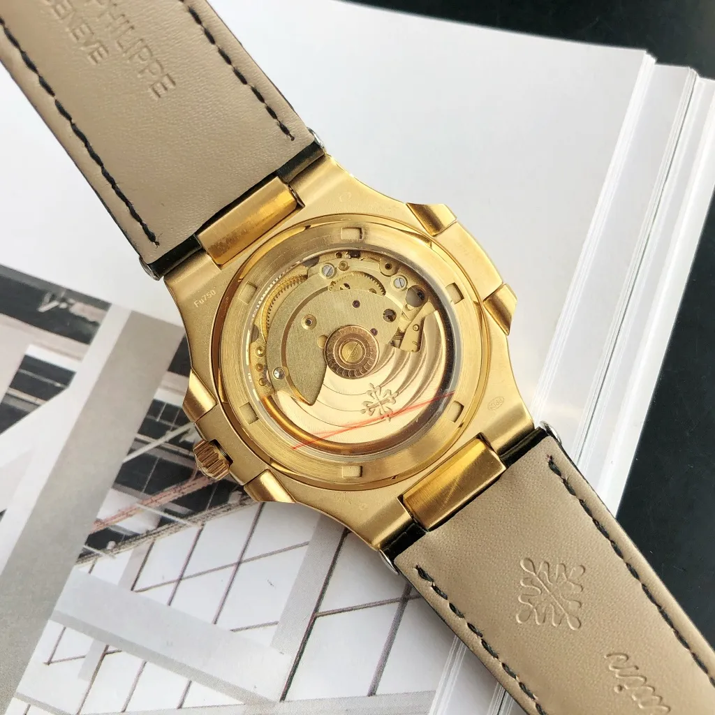 【Foreign trade import】💰2800! Patek Philippe's "Nautilus" Citizen movement comes with new feedback [Movement] Paired with GD's focus on the new Citizen 8215 movement imported from Japan, it inherits Citizen's high-quality, stable and cost-effective advantages, 0️⃣ worries about repairs [Case] 316L stainless steel case CNC technology restores the original shell shape and curvature one to one, pursuing the original 0️⃣ gap [Bracelet] Using 316 stainless steel custom-grade ergonomic bracelet [Dial] Adhering to the fineness of the big manufacturers, we strictly pursue the gap between the text lines, the thickness of the scales, and the luminous color, and strive to synchronize the 0️⃣ gap with the genuine ones ⚠️ Please look for the exclusive quality of GD products